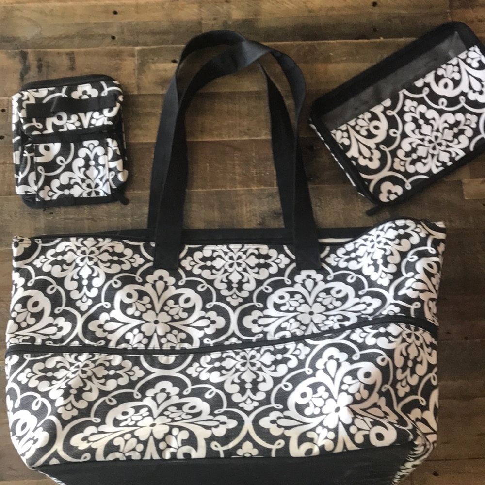 Black and White paisley Extend a tote